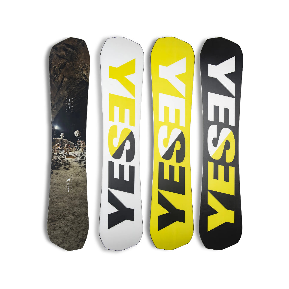 The Yes Greats 159 Men's Snowboard in black