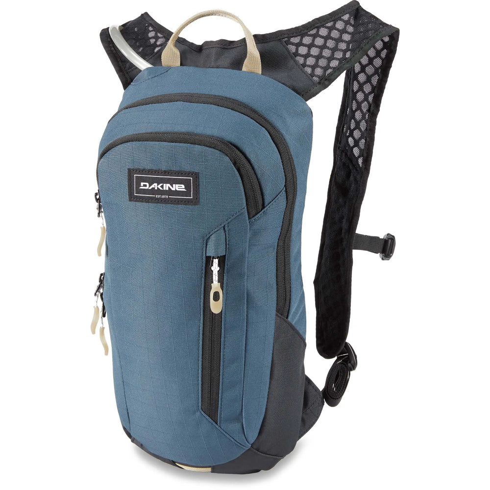 The Dakine Shuttle 6L 2024 in Midnight Blue