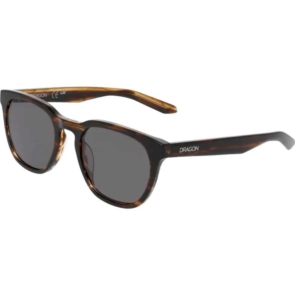 The Dragon Bank Sunglasses 2025 in Striated Horn LL Smoke
