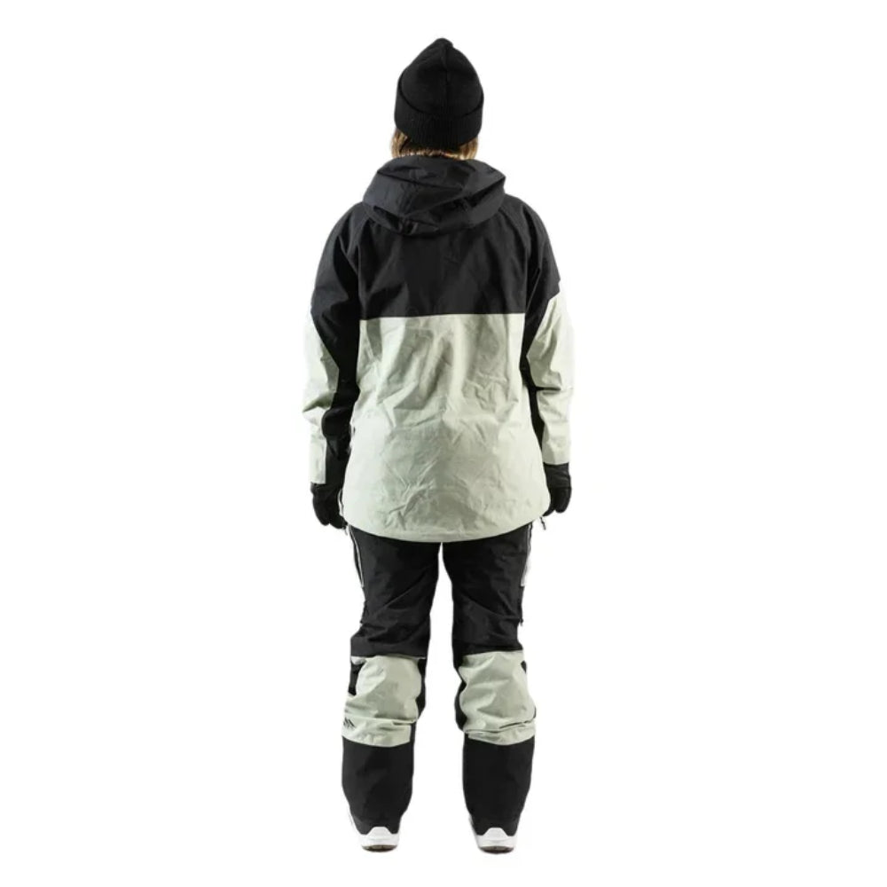 The Jones Women's Mountain Surf Anorak Jacket 2023 in Sage 2