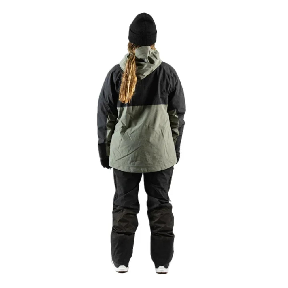 The Jones Women's Mountain Surf Jacket 2023 in Herb 3