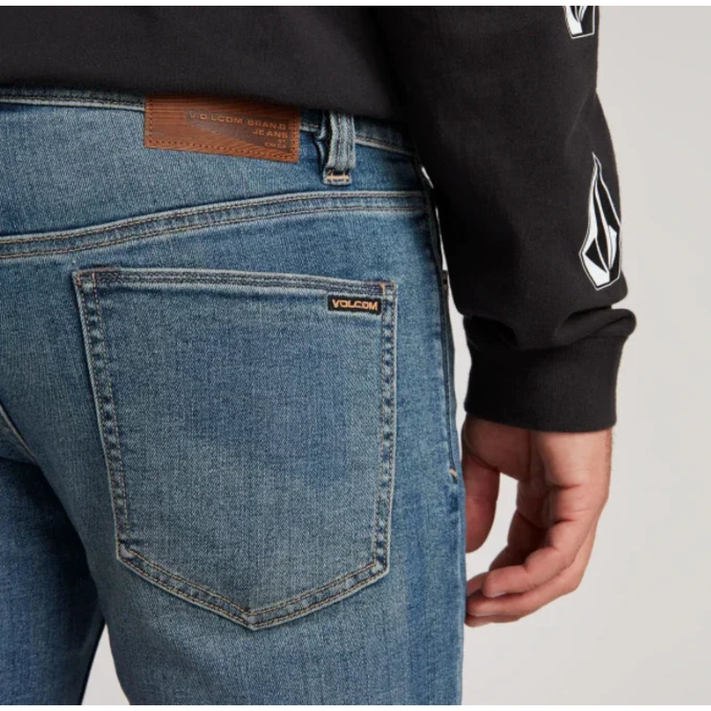 The Volcom 2x4 Tapered Jeans 2021 in Seventies Indigo 2