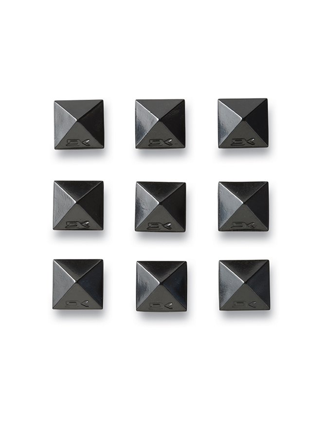 DAKINE PYRAMID STUDS