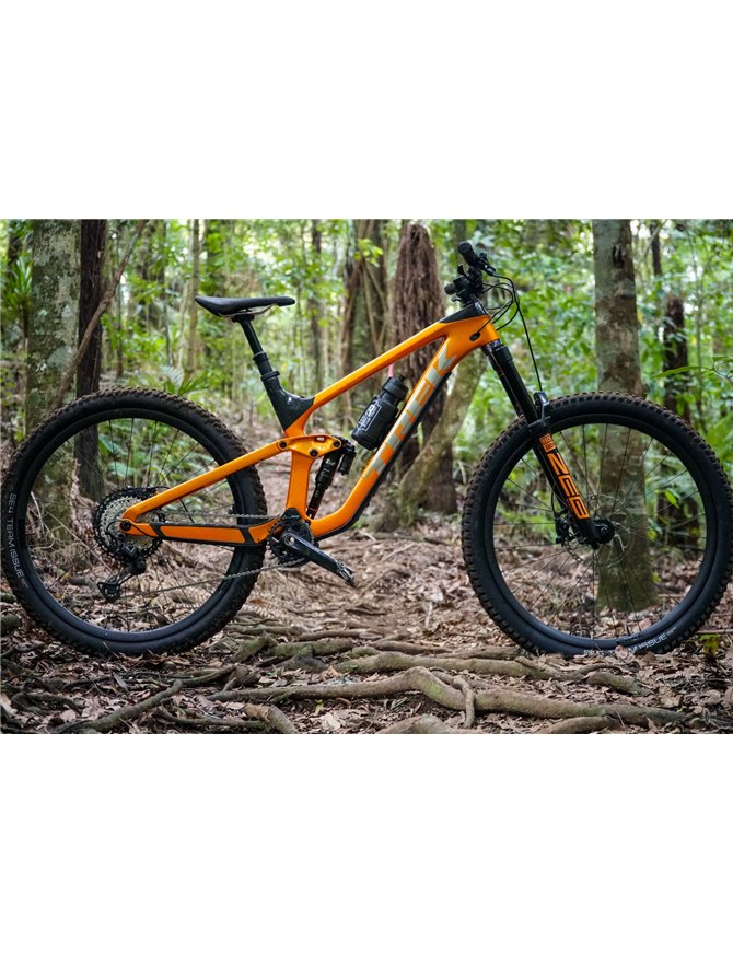 trek slash 9.8 xt price