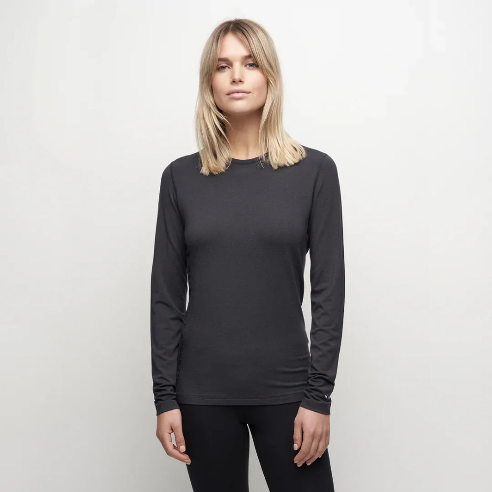 The Le Bent Core Midweight Women's Thermal Crew 2023 in Dark Cloud 1